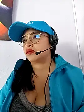 Snapshot of MILA__06 chatting on 10-17-25, 01:46 MILA 06 online show from 10-17-25, 01:46