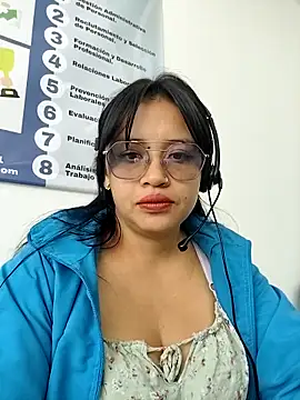 Snapshot of MILA__06 chatting on 11-11-25, 02:39 MILA 06 online show from 11-11-25, 02:39