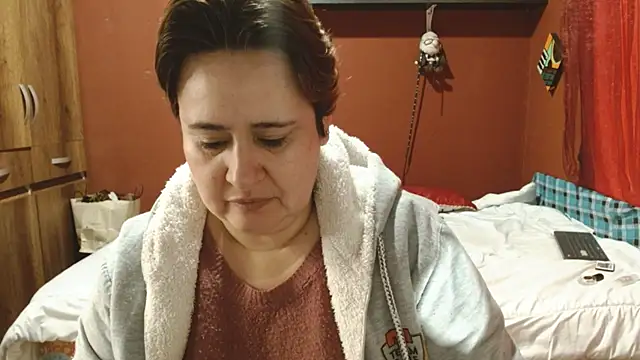 Snapshot of Sasharosee2 chatting on 10-30-25, 12:28 Sasharosee2 online show from 10-30-25, 12:28