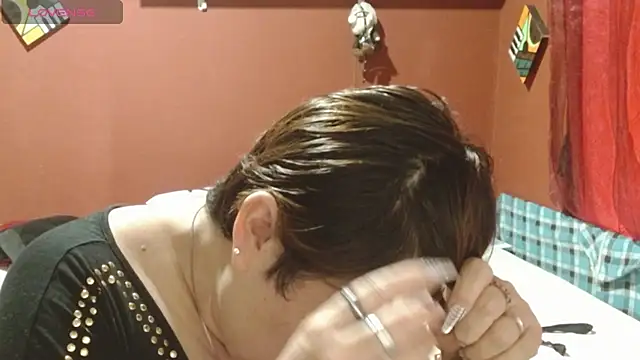 Snapshot of Sasharosee2 chatting on 11-19-25, 12:49 Sasharosee2 online show from 11-19-25, 12:49