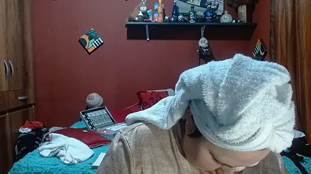 Snapshot of Sasharosee2 chatting on 02-17-26, 01:18 Sasharosee2 online show from 02-17-26, 01:18