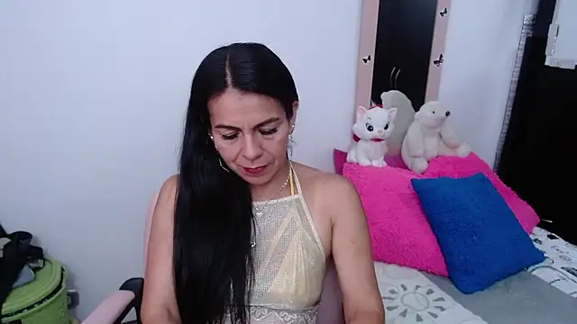 Snapshot of camilavargas_ chatting on 11-29-25, 10:02 camilavargas online show from 11-29-25, 10:02