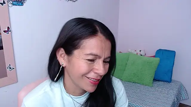 Snapshot of camilavargas_ chatting on 02-24-26, 02:37 camilavargas online show from 02-24-26, 02:37