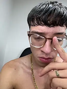 Snapshot of arthurdavies chatting on 12-16-25, 12:48 arthurdavies online show from 12-16-25, 12:48