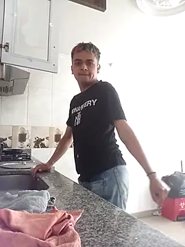 Snapshot of Orion18 chatting on 11-14-25, 04:17 Orion18 online show from 11-14-25, 04:17