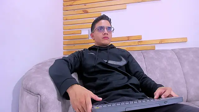 axel vega online show from 09-19-25, 07:14