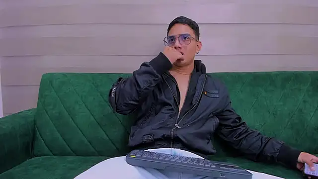 axel vega online show from 09-20-25, 01:12