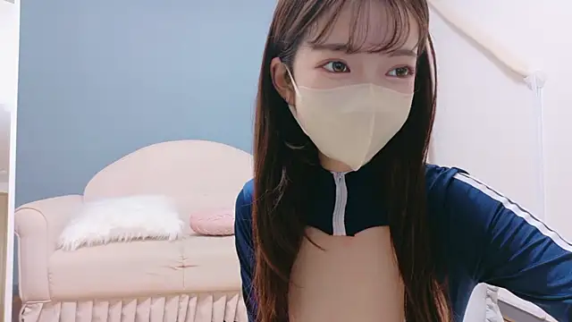 Mirai H ch online show from 10-19-25, 04:57