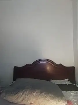 Vale stone  online show from 10-10-25, 03:38