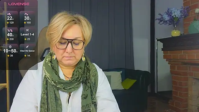 Marta Wils online show from 11-12-25, 03:07