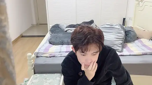 xlong00099 online show from 11-18-25, 03:27