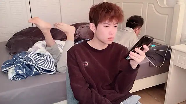 xlong00099 online show from 12-15-25, 06:28