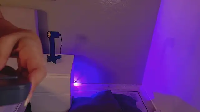 KeendraFox  online show from 11-26-25, 10:27