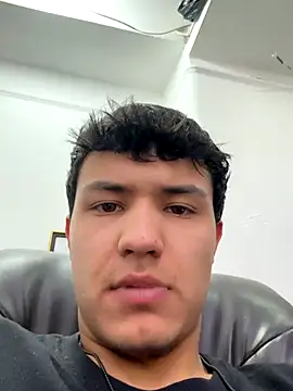 Snapshot of El_awo_ chatting on 10-13-25, 03:56 El awo online show from 10-13-25, 03:56