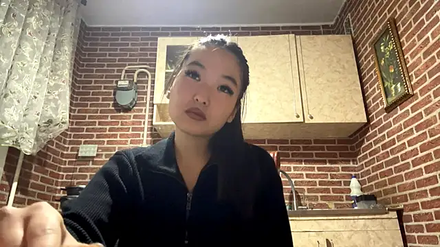 Snapshot of EmmaLeexth chatting on 11-06-25, 12:28 EmmaLeexth online show from 11-06-25, 12:28