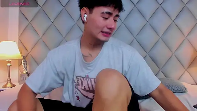 Clement Reyes online show from 11-30-25, 03:16