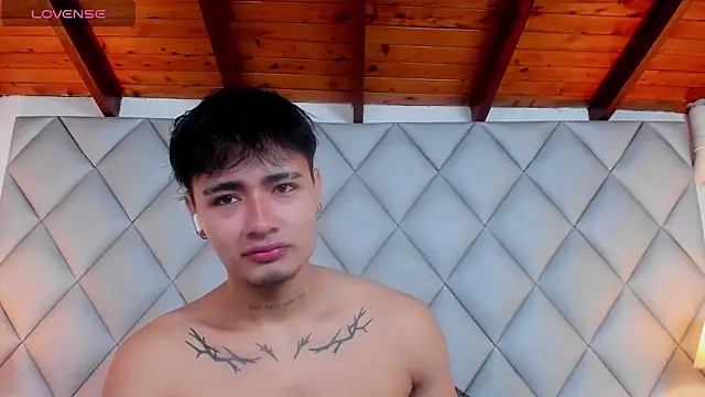 Clement Reyes online show from 12-19-25, 01:07