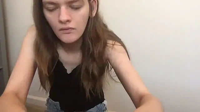 Snapshot of gumbiekitty chatting on 10-27-25, 04:44 gumbiekitty online show from 10-27-25, 04:44