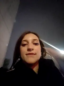 Snapshot of laradoom chatting on 10-12-25, 03:38 laradoom online show from 10-12-25, 03:38