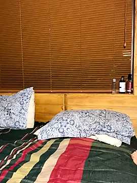 Snapshot of Dani_and_Ander chatting on 10-07-25, 11:24 Dani and Ander online show from 10-07-25, 11:24