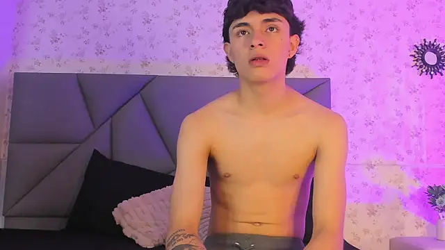 meganandtylerr19 online show from 10-17-25, 03:42