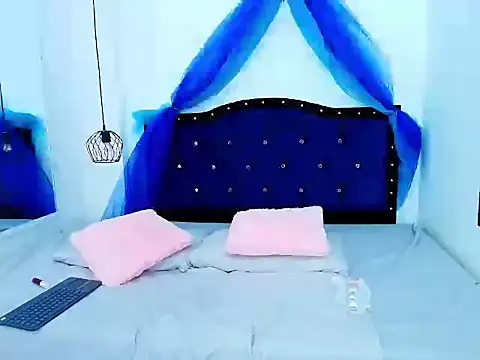 Selenegomezz online show from 11-14-25, 08:40