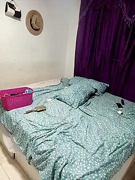 Snapshot of Zimack124 chatting on 10-22-25, 05:08 Zimack124 online show from 10-22-25, 05:08