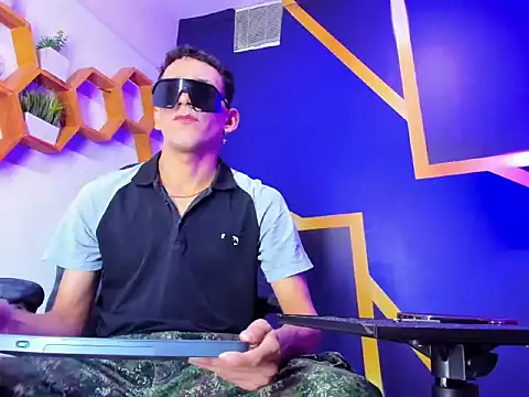 Noha Deluxe online show from 09-27-25, 04:01