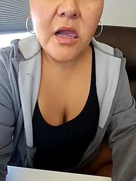 Snapshot of sw33th3art chatting on 09-25-25, 08:12 sw33th3art online show from 09-25-25, 08:12