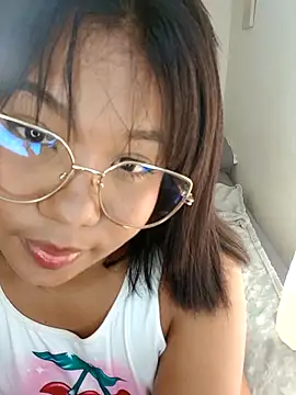 little onixx online show from 12-20-25, 01:40