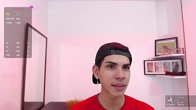 Snapshot of David_925_ chatting on 11-13-25, 04:44 David 925 online show from 11-13-25, 04:44