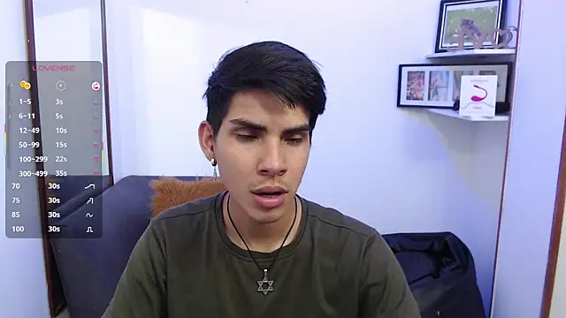 Snapshot of David_925_ chatting on 11-21-25, 03:27 David 925 online show from 11-21-25, 03:27