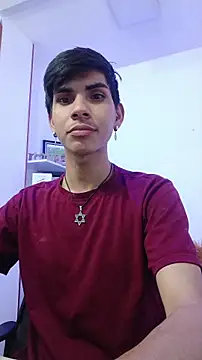 Snapshot of David_925_ chatting on 11-28-25, 04:04 David 925 online show from 11-28-25, 04:04