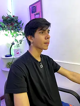 Snapshot of David_925_ chatting on 12-15-25, 08:02 David 925 online show from 12-15-25, 08:02