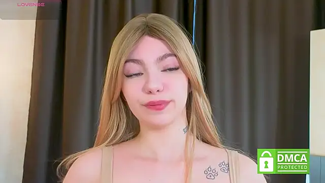 Snapshot of EmilyZortea chatting on 10-15-25, 08:36 EmilyZortea online show from 10-15-25, 08:36