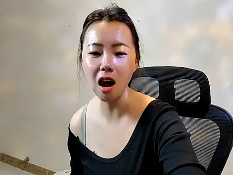 Snapshot of sallycui chatting on 09-25-25, 10:57 sallycui online show from 09-25-25, 10:57