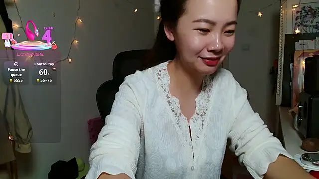 Snapshot of sallycui chatting on 10-21-25, 11:55 sallycui online show from 10-21-25, 11:55