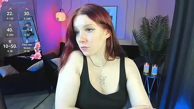 Snapshot of Layla_Glam chatting on 10-26-25, 05:35 Layla Glam online show from 10-26-25, 05:35