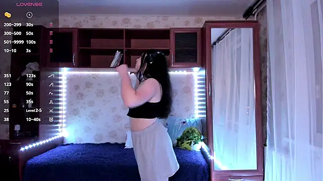 MandaDestiche online show from 11-02-25, 05:26