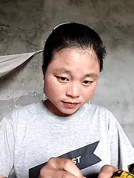 Snapshot of clara-cute chatting on 09-25-25, 05:00 clara-cute online show from 09-25-25, 05:00