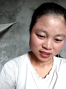 Snapshot of clara-cute chatting on 10-04-25, 04:43 clara-cute online show from 10-04-25, 04:43