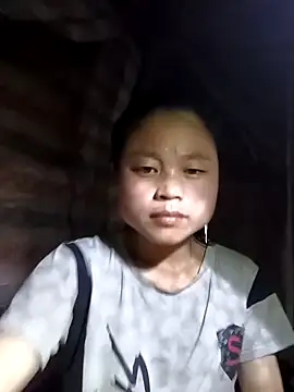 Snapshot of clara-cute chatting on 10-17-25, 12:41 clara-cute online show from 10-17-25, 12:41