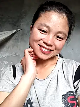 Snapshot of clara-cute chatting on 10-19-25, 04:46 clara-cute online show from 10-19-25, 04:46