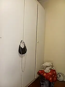 BubblyBeautiful online show from 11-13-25, 08:24