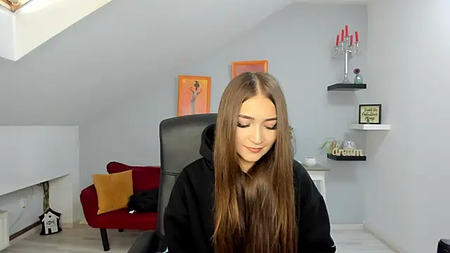 EllaClarke online show from 10-19-25, 10:49