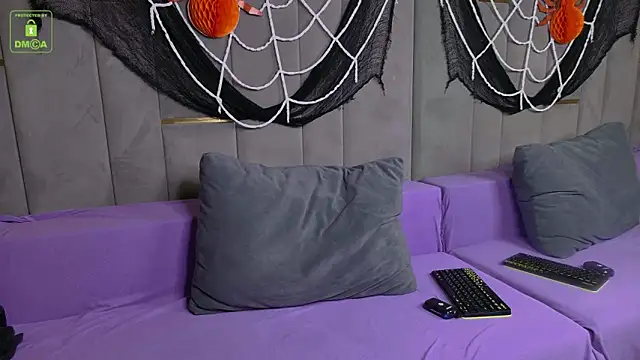 Snapshot of JesseCrosss chatting on 10-15-25, 10:37 JesseCrosss online show from 10-15-25, 10:37