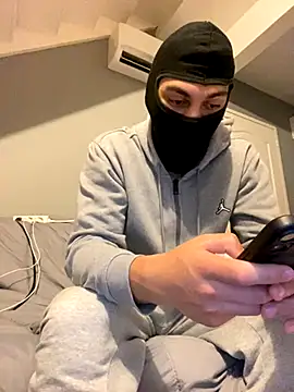 Ryan2205 online show from 11-10-25, 11:09