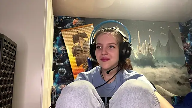 Elira Breeze online show from 01-08-26, 03:25