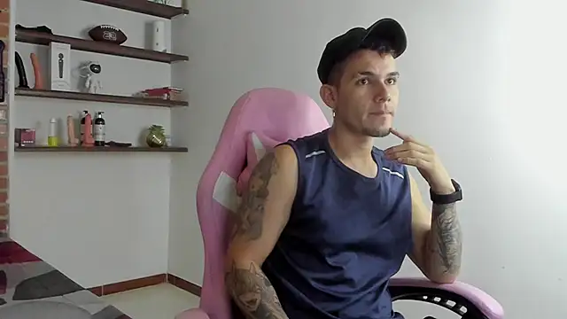 BooyHott  online show from 12-18-25, 07:42