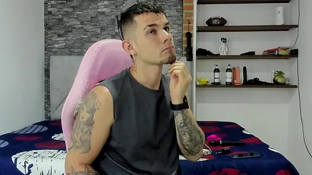 BooyHott  online show from 02-25-26, 07:45